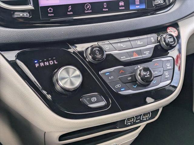 Photo of 2023 Velvet Red Pearlcoat Chrysler Pacifica