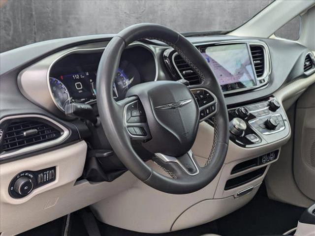Photo of 2023 Velvet Red Pearlcoat Chrysler Pacifica