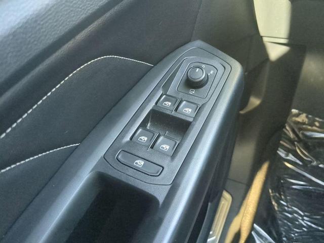 Photo of 2021 Pure White Volkswagen Atlas