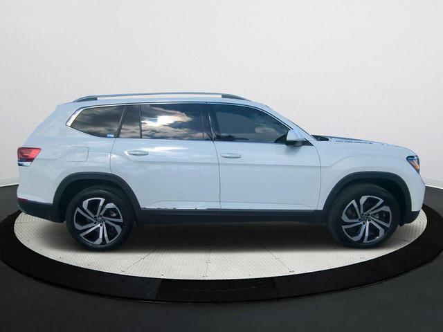 Photo of 2021 Pure White Volkswagen Atlas