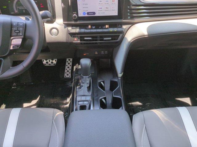 Photo of 2025 Ice Cap Toyota Camry