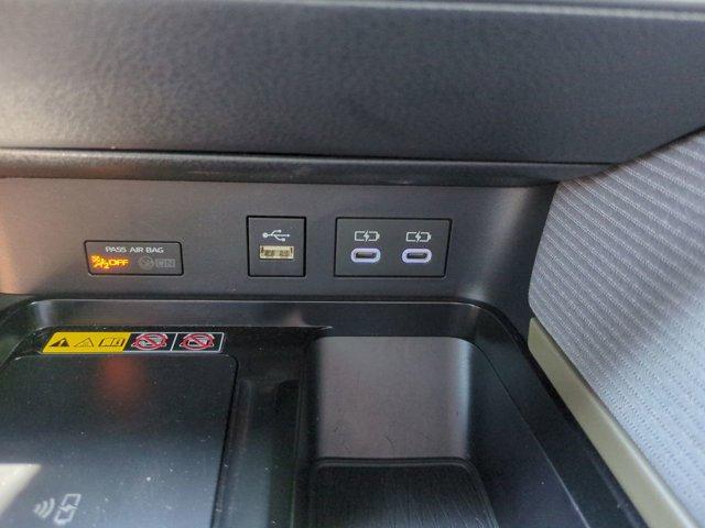 Photo of 2025 Ice Cap Toyota Camry