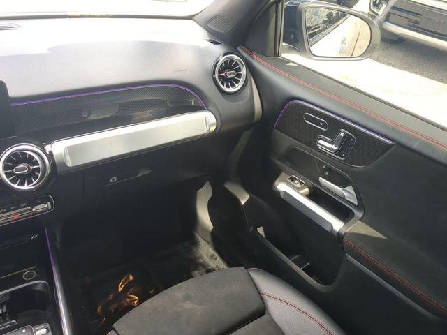 Photo of 2023 Polar White Mercedes-Benz GLB 250