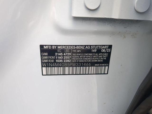 Photo of 2023 Polar White Mercedes-Benz GLB 250