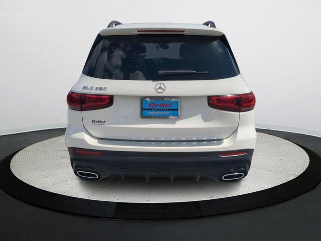 Photo of 2023 Polar White Mercedes-Benz GLB 250