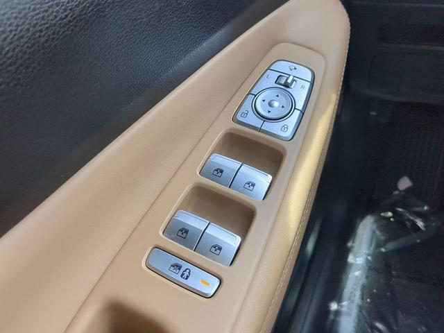 Photo of 2021 Quartz White Hyundai SANTA FE