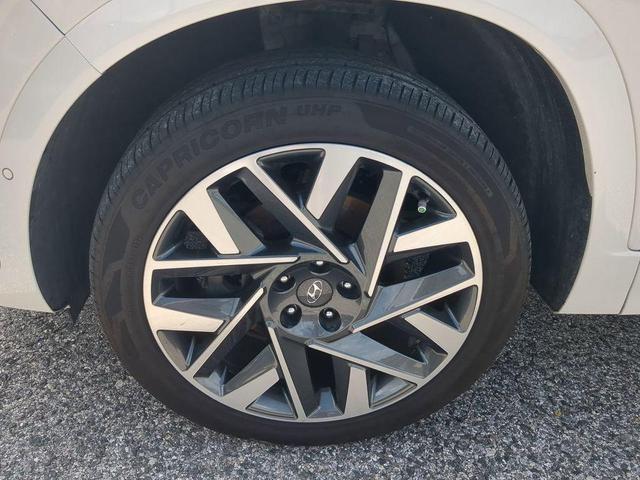 Photo of 2021 Quartz White Hyundai SANTA FE