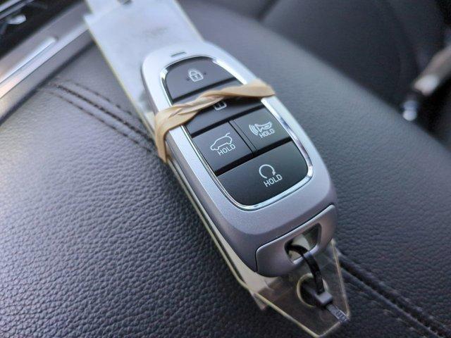 Photo of 2024 Shimmering Silver Hyundai TUCSON