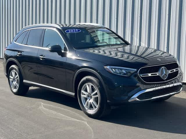 Photo of 2025 Black Mercedes-Benz GLC 300