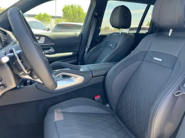 Photo of 2025 MANUFAKTUR Moonlight White Metallic Mercedes-Benz AMG GLS 63