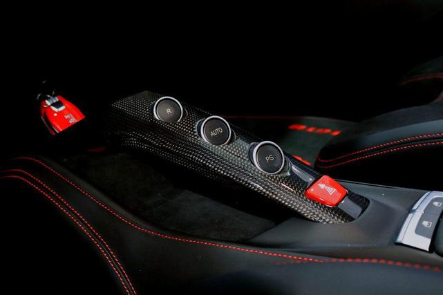 Photo of 2018 Rosso Corsa Ferrari 488 GTB