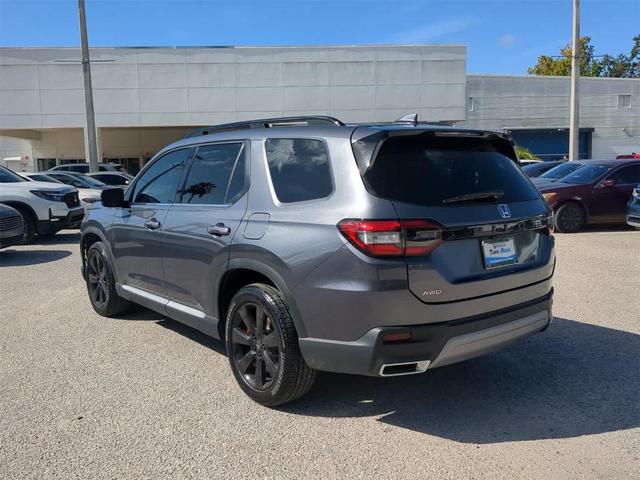 Photo of 2025 Modern Steel Metallic Honda Pilot