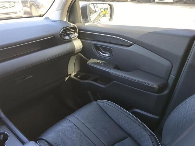 Photo of 2025 Modern Steel Metallic Honda Pilot