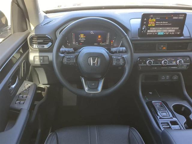 Photo of 2025 Modern Steel Metallic Honda Pilot