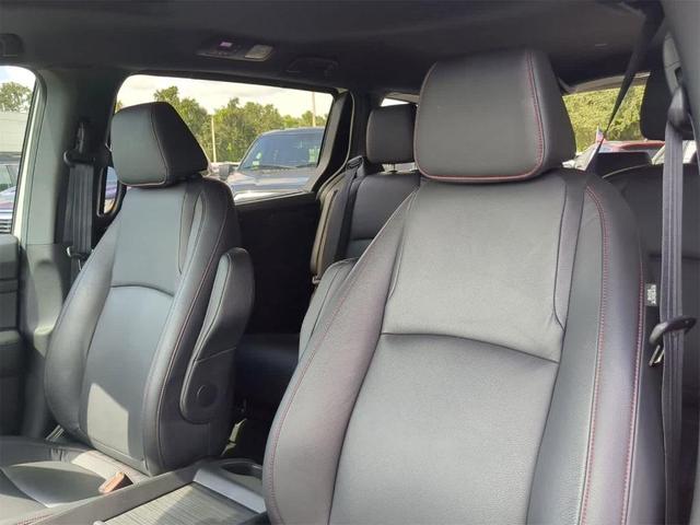 Photo of 2024 Platinum White Pearl Honda Odyssey