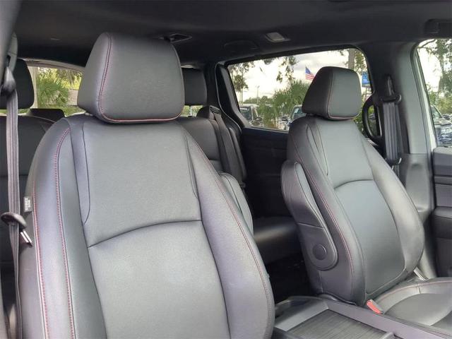 Photo of 2024 Platinum White Pearl Honda Odyssey