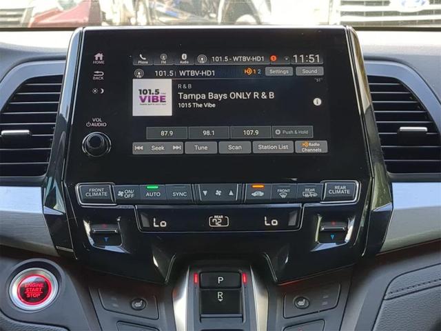 Photo of 2024 Platinum White Pearl Honda Odyssey