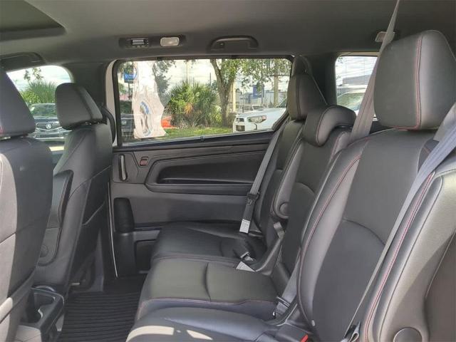 Photo of 2024 Platinum White Pearl Honda Odyssey
