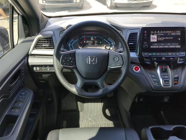 Photo of 2024 Platinum White Pearl Honda Odyssey