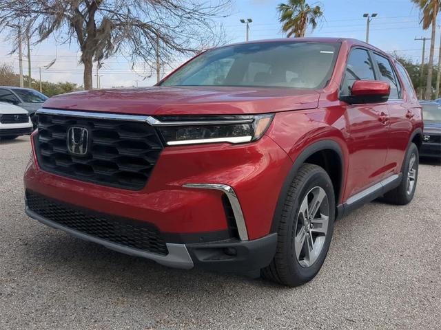 Photo of 2025 Radiant Red Metallic II Honda Pilot