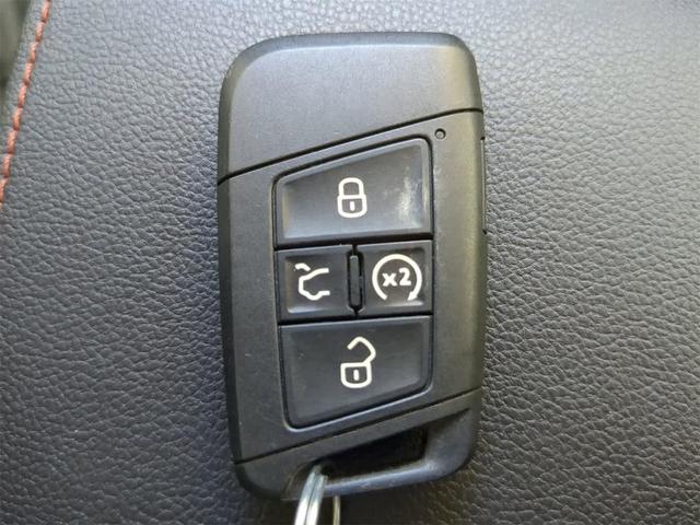 Photo of 2024 Pure White Volkswagen Tiguan