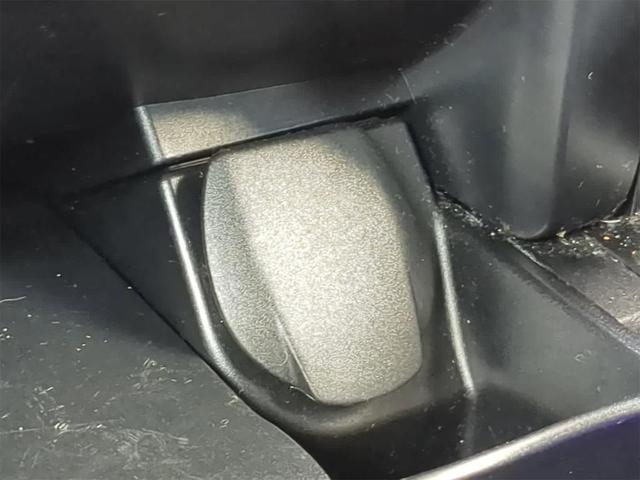 Photo of 2022 Black Mercedes-Benz GLC 300