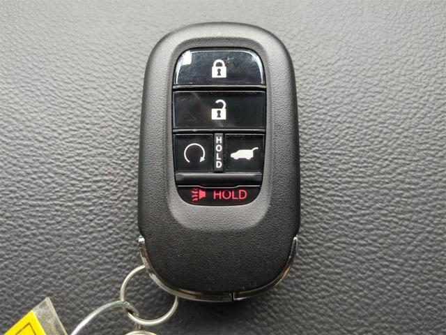 Photo of 2025 Urban Gray Pearl Honda CR-V Hybrid