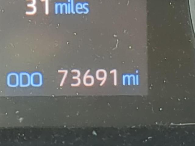 Photo of 2021 Super White Toyota RAV4