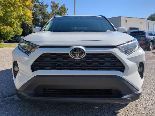 Photo of 2021 Super White Toyota RAV4