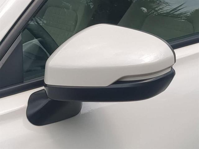 Photo of 2026 Platinum White Pearl Honda HR-V