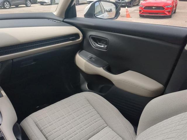 Photo of 2026 Platinum White Pearl Honda HR-V