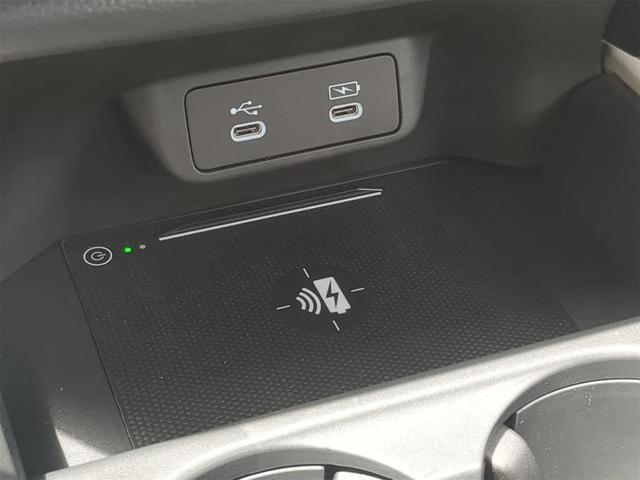 Photo of 2026 Platinum White Pearl Honda HR-V