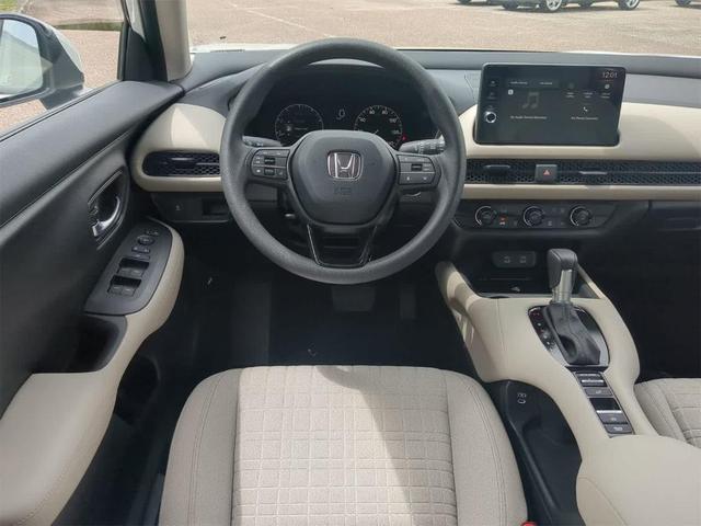 Photo of 2026 Platinum White Pearl Honda HR-V