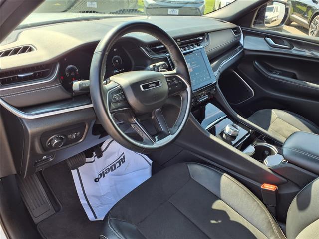 Photo of 2022 Bright White Clearcoat Jeep Grand Cherokee L