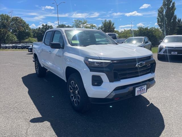 Photo of 2026 Summit White Chevrolet Colorado