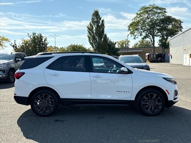 Photo of 2023 Summit White Chevrolet Equinox