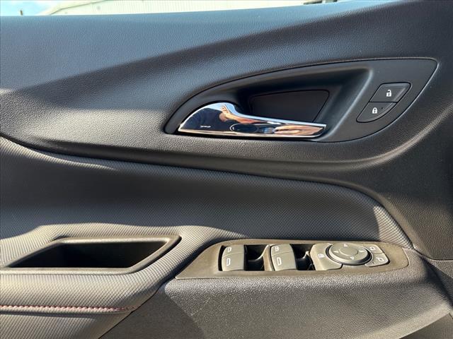 Photo of 2023 Summit White Chevrolet Equinox