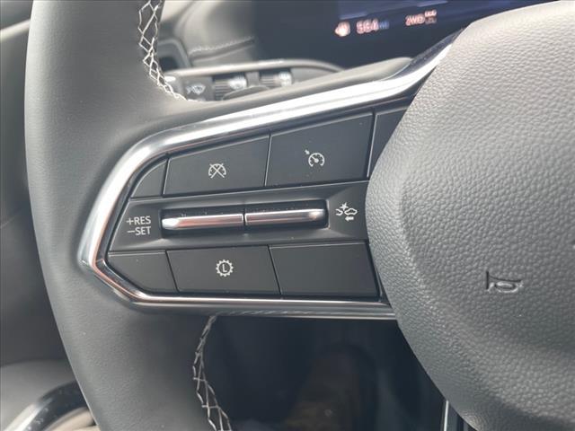 Photo of 2025 Summit White Chevrolet Traverse