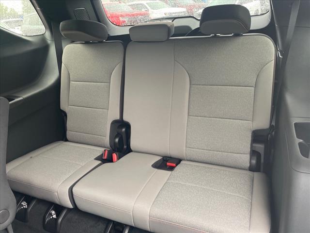 Photo of 2025 Summit White Chevrolet Traverse
