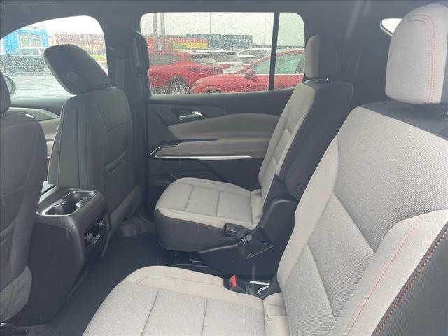 Photo of 2025 Summit White Chevrolet Traverse