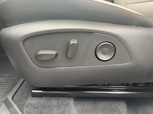 Photo of 2025 Summit White Chevrolet Traverse