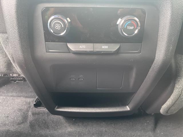 Photo of 2025 Summit White Chevrolet Traverse