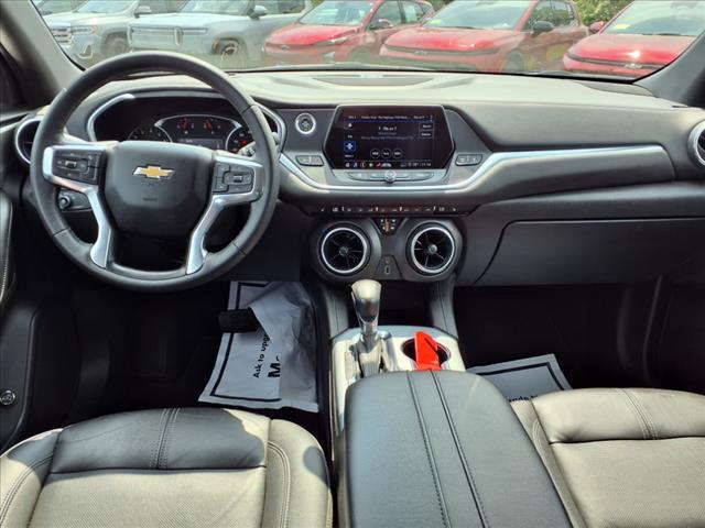 Photo of 2022 Silver Ice Metallic Chevrolet Blazer
