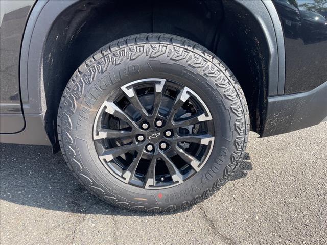 Photo of 2025 Mosaic Black Metallic Chevrolet Traverse