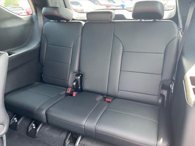 Photo of 2025 Mosaic Black Metallic Chevrolet Traverse