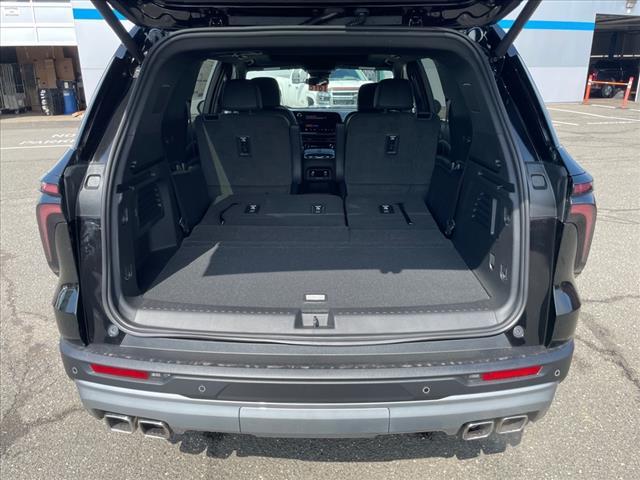 Photo of 2025 Mosaic Black Metallic Chevrolet Traverse