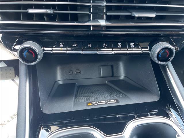 Photo of 2025 Mosaic Black Metallic Chevrolet Traverse