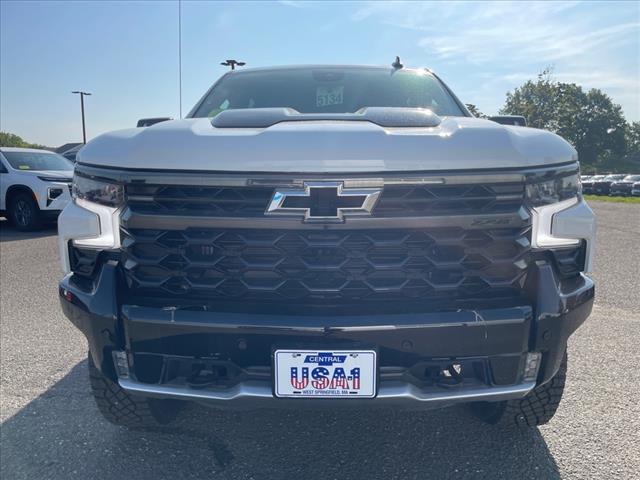 Photo of 2025 Summit White Chevrolet Silverado 1500