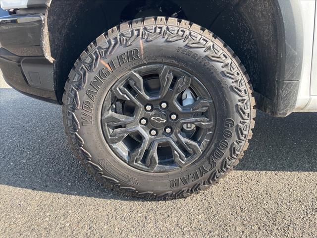 Photo of 2025 Summit White Chevrolet Silverado 1500