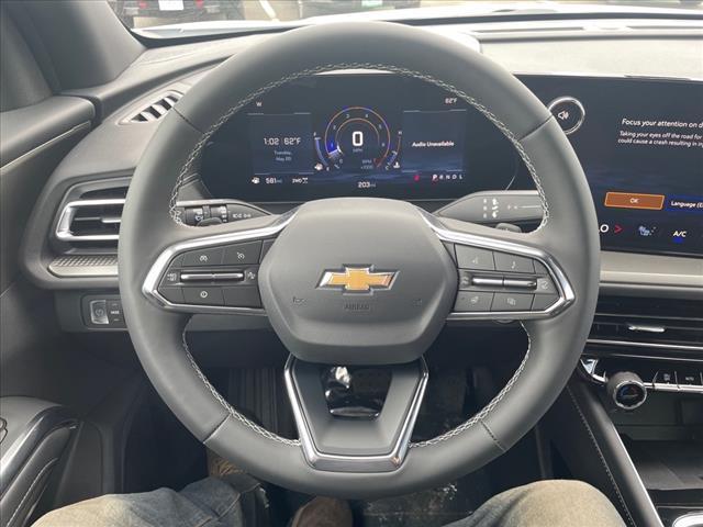 Photo of 2025 Summit White Chevrolet Traverse